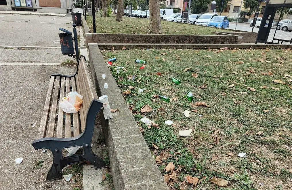 Il grido di piazza Giotto. Sporcizia degrado e auto ad alta