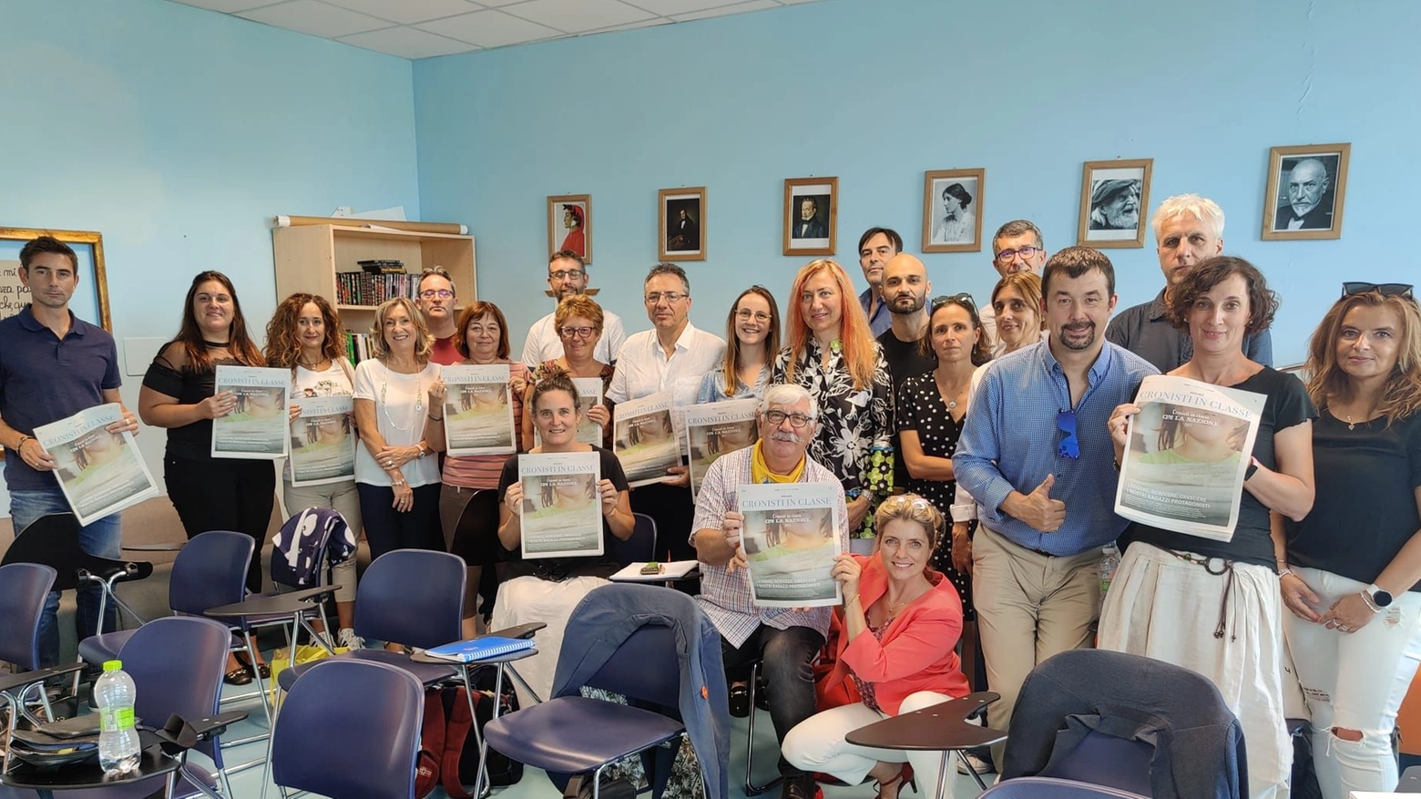 La foto con il gruppo Erasmus dopo la presentazione del Campionato di giornalismo a Casole