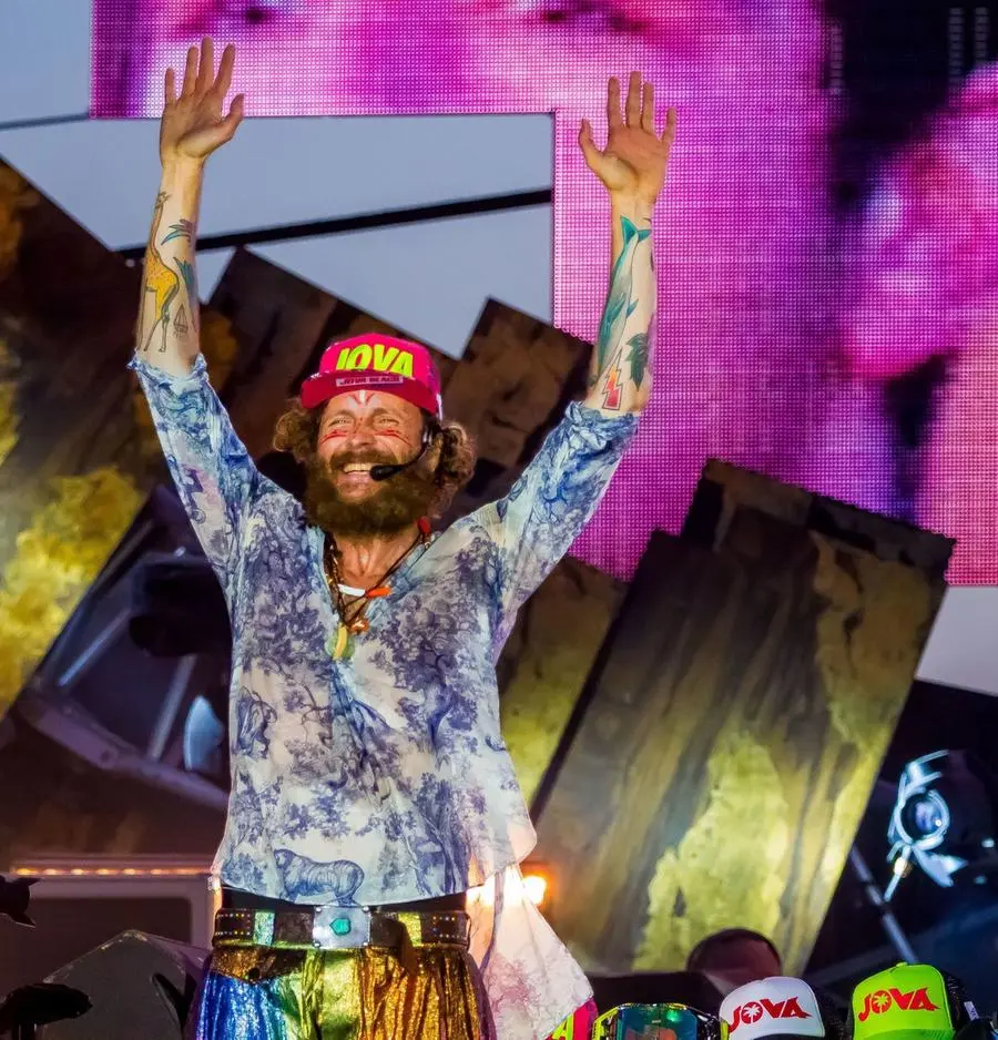 Jovanotti si racconta a 'Stories' su Sky. E sbarca in libreria con 'Poesie da spiaggia'