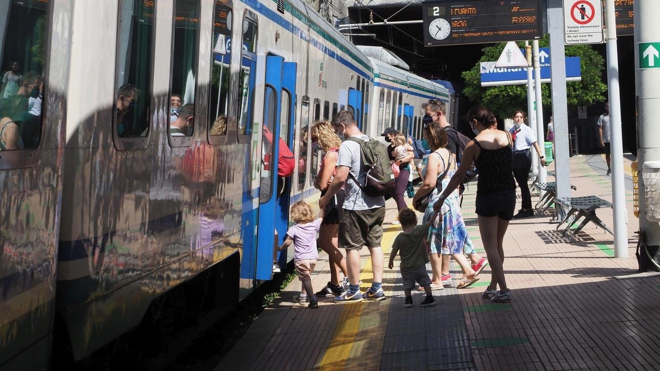 Nuove tariffe dei treni: "Aumenti solo nella fascia compresa fra le 10 e le 17"