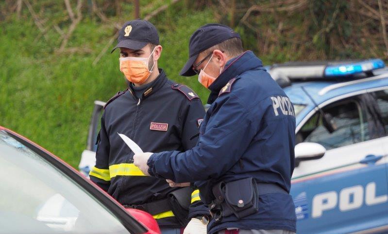 La Polizia Sventa Un Furto In Casa Enne Nei Guai