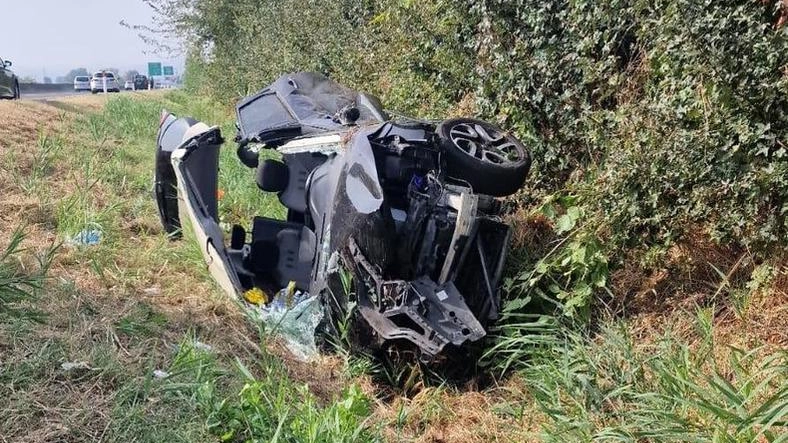 Omicidio in autostrada a Bologna: "L’ha ucciso con un cacciavite" . Scattano le manette per un 34enne