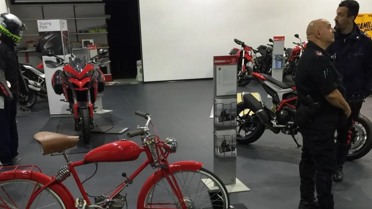 Furgone come ariete: via quattro Ducati