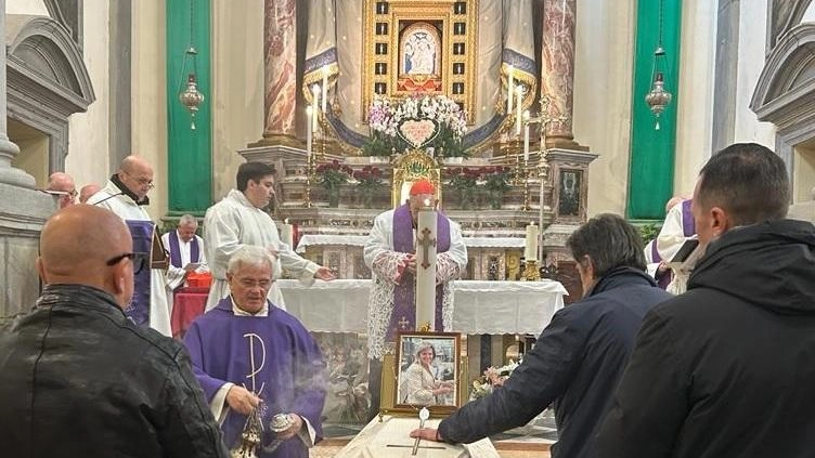 "Il nostro angelo custode". Straziante addio a Floriana