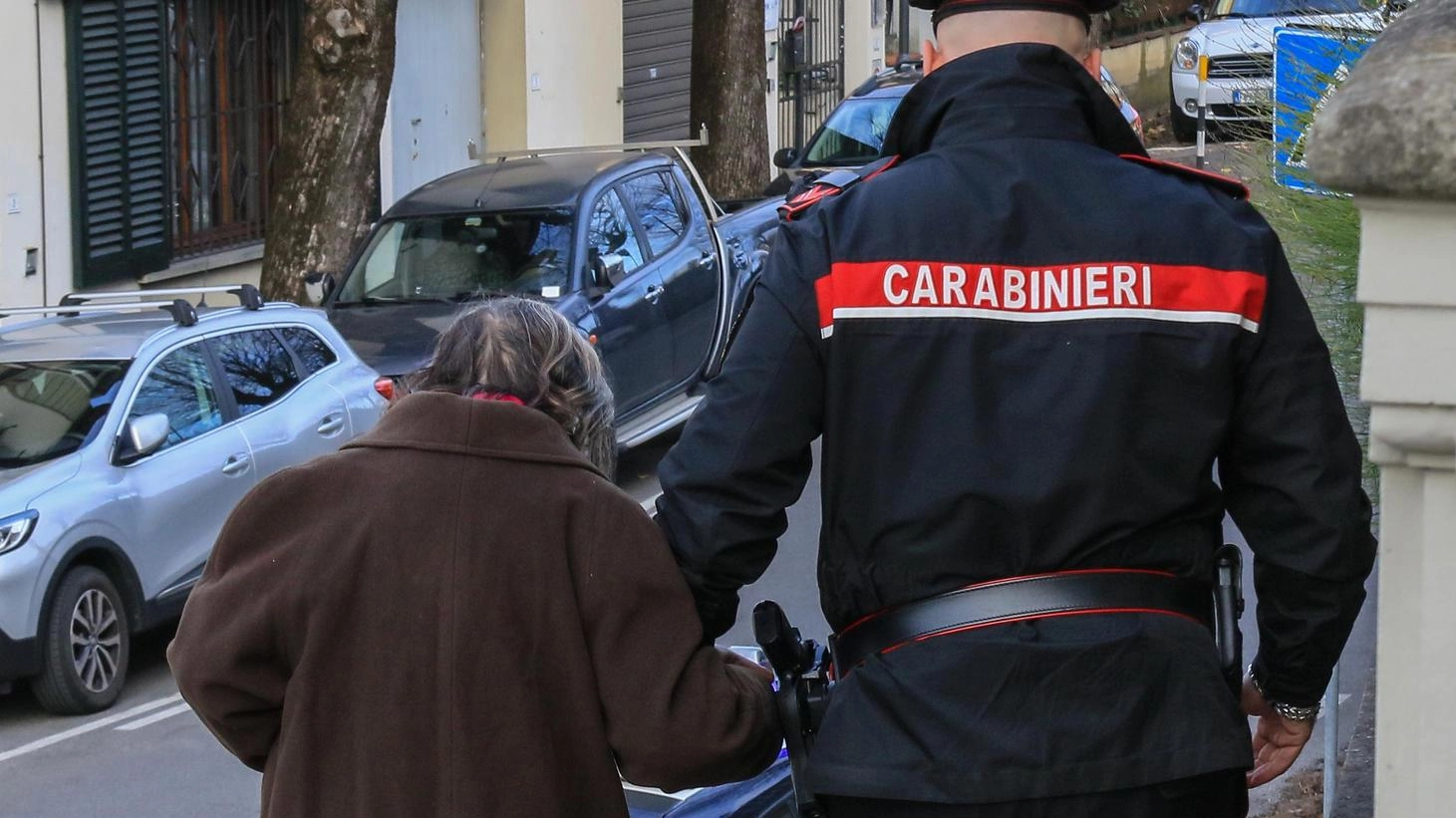 La Campagna Informativa Anziani Calano Le Truffe Carabinieri Tra La Gente