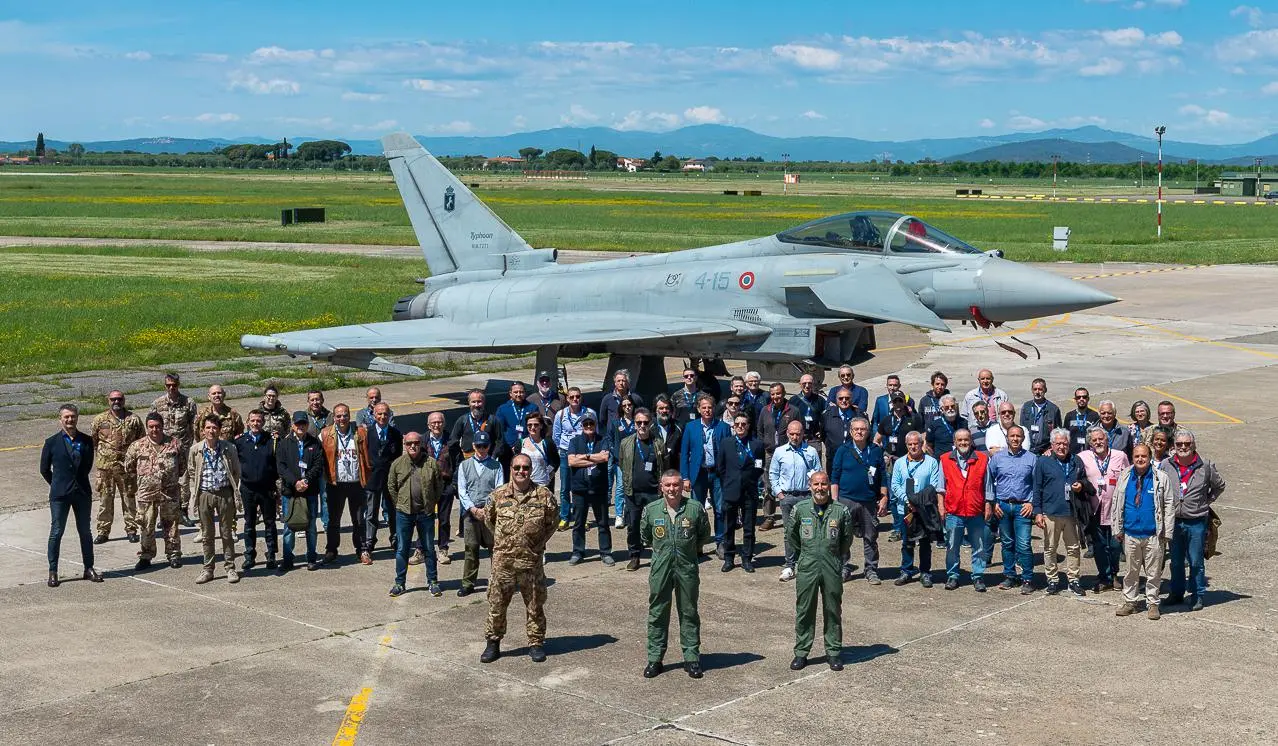 Caccia militari in volo su Cosenza per una ricognizione in vista