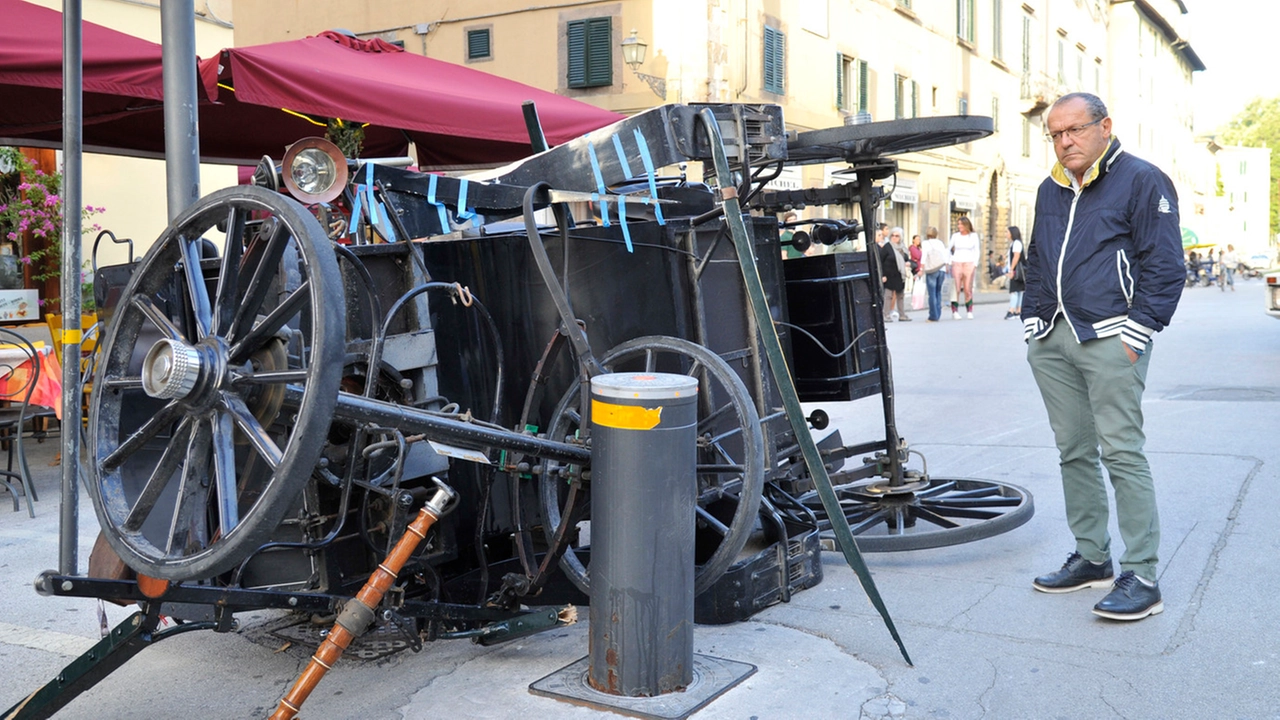 Quel che resta della carrozza dopo lo schianto (Alcide)