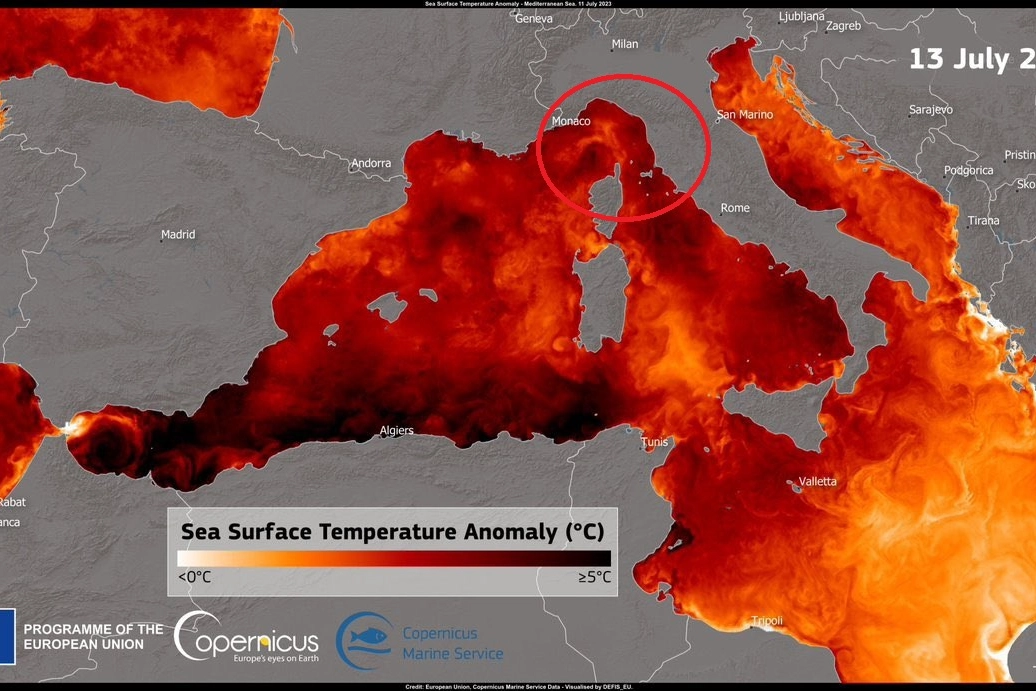 Le zone più scure indicano un'anomalia di 5° oltre la media del periodo (immagine Copernicus)