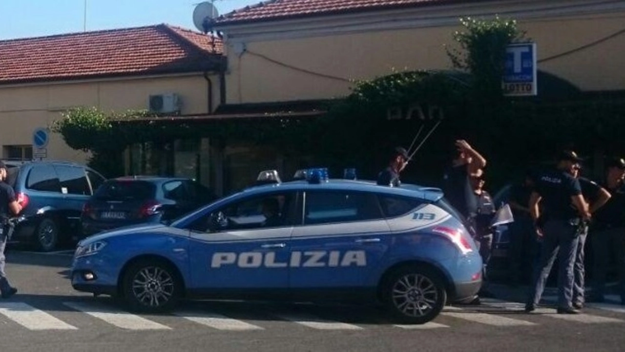 Controlli della polizia nell’area della stazione (foto d’archivio)