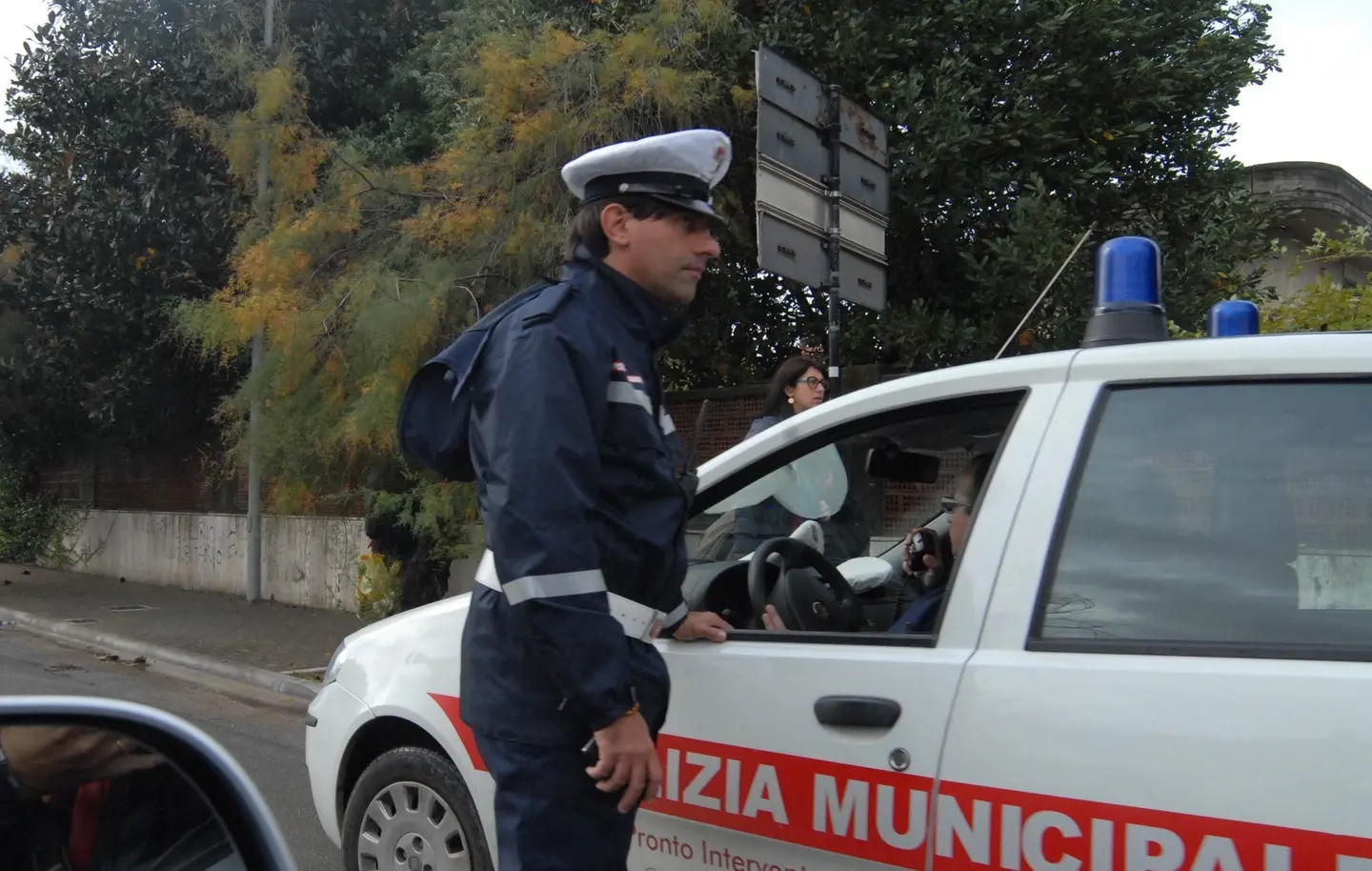 Carrara: Colto Da Malore Muore Schiantandosi Contro Un Muro