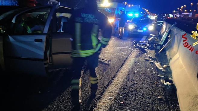 Maxi Incidente In A1 Tre Auto Coinvolte E Cinque Feriti