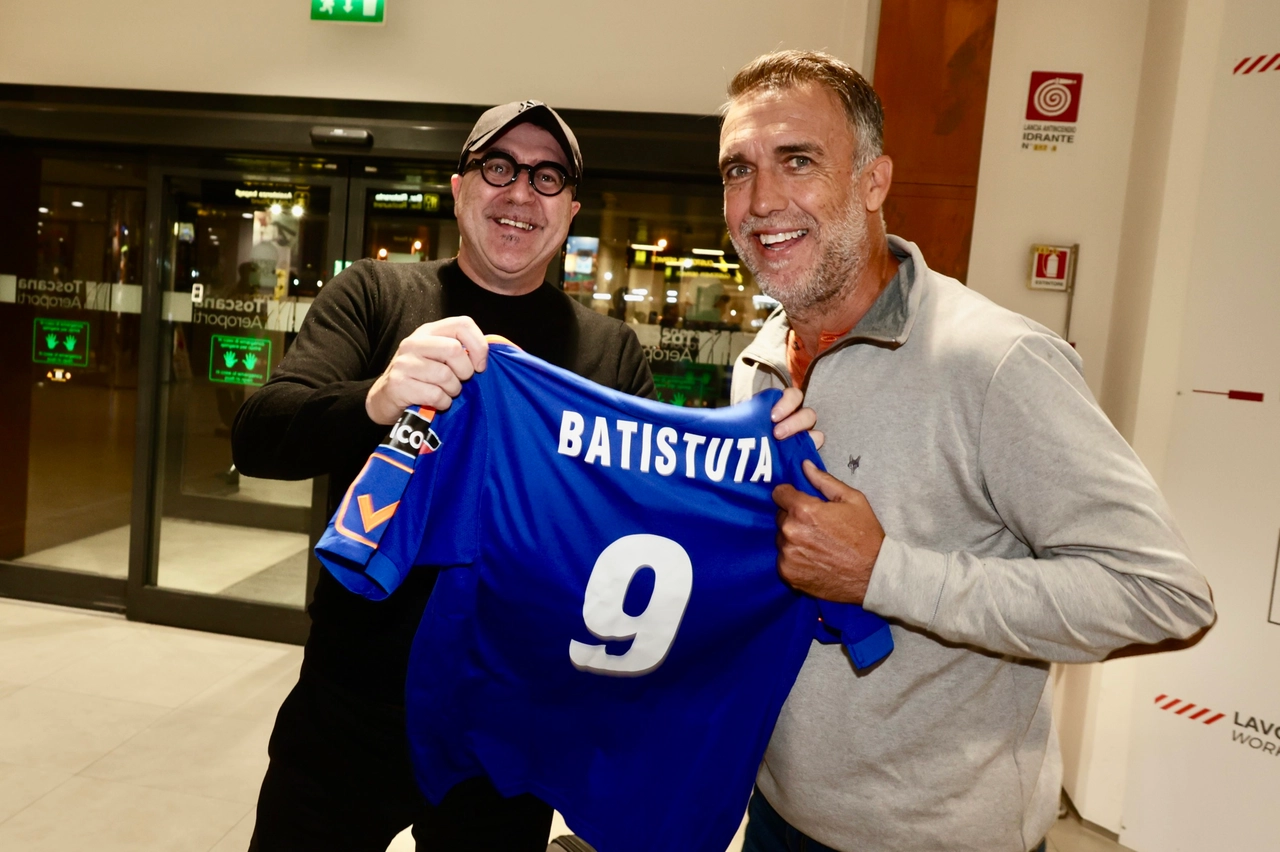 Gabriel Batistuta al suo arrivo a Firenze (New Press Foto)