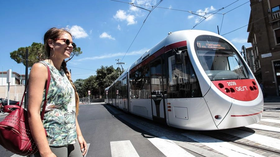 Tramvia a Firenze (foto Giuseppe Cabras/New Press Photo)