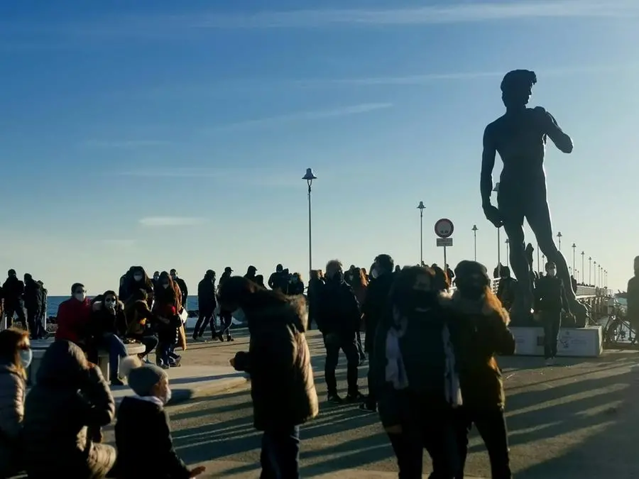 San Valentino, Marina affollata e si festeggia in casa