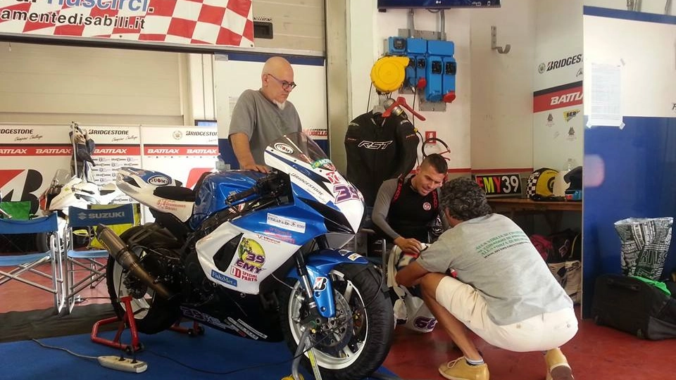 Mugello: in pista i piloti motociclisti disabili