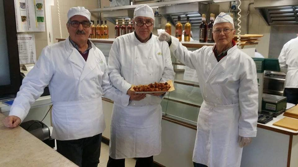 Sagra delle frittelle a San Donato (Foto pagina Fb Sms San Donato in Collina)