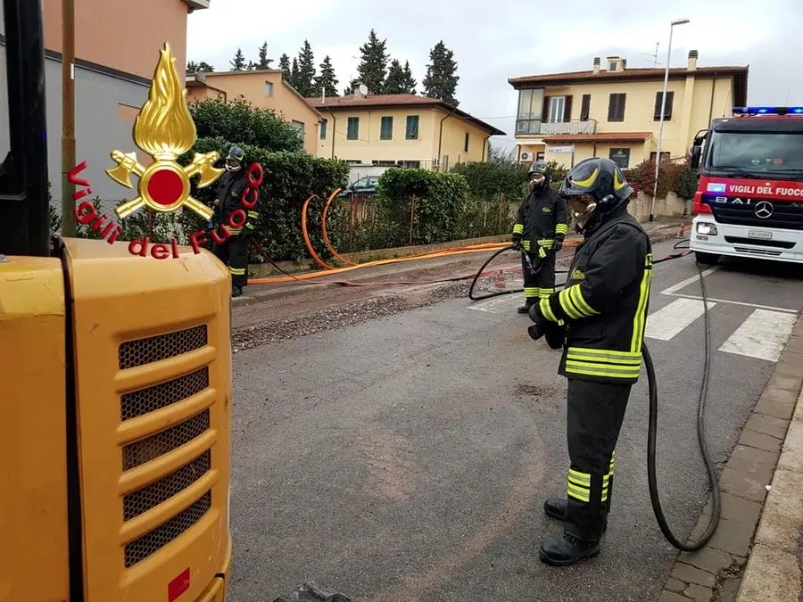 Greve, fuga di gas in via Palmiro Togliatti: farmacia evacuata