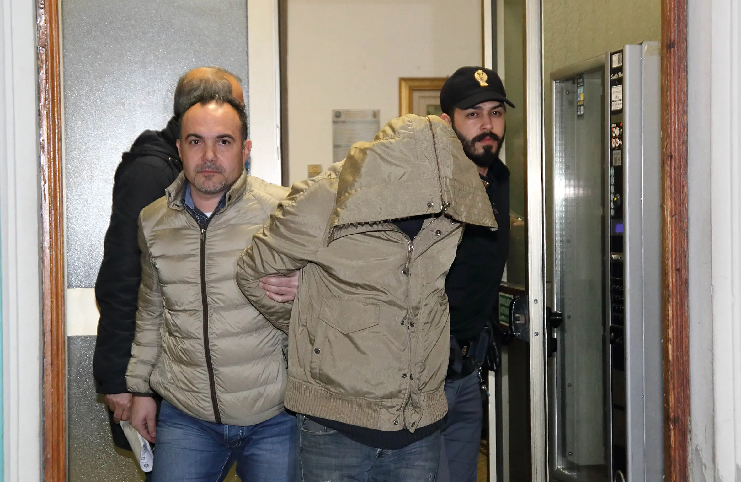 Rapina all'Eurospin, convalidati gli arresti