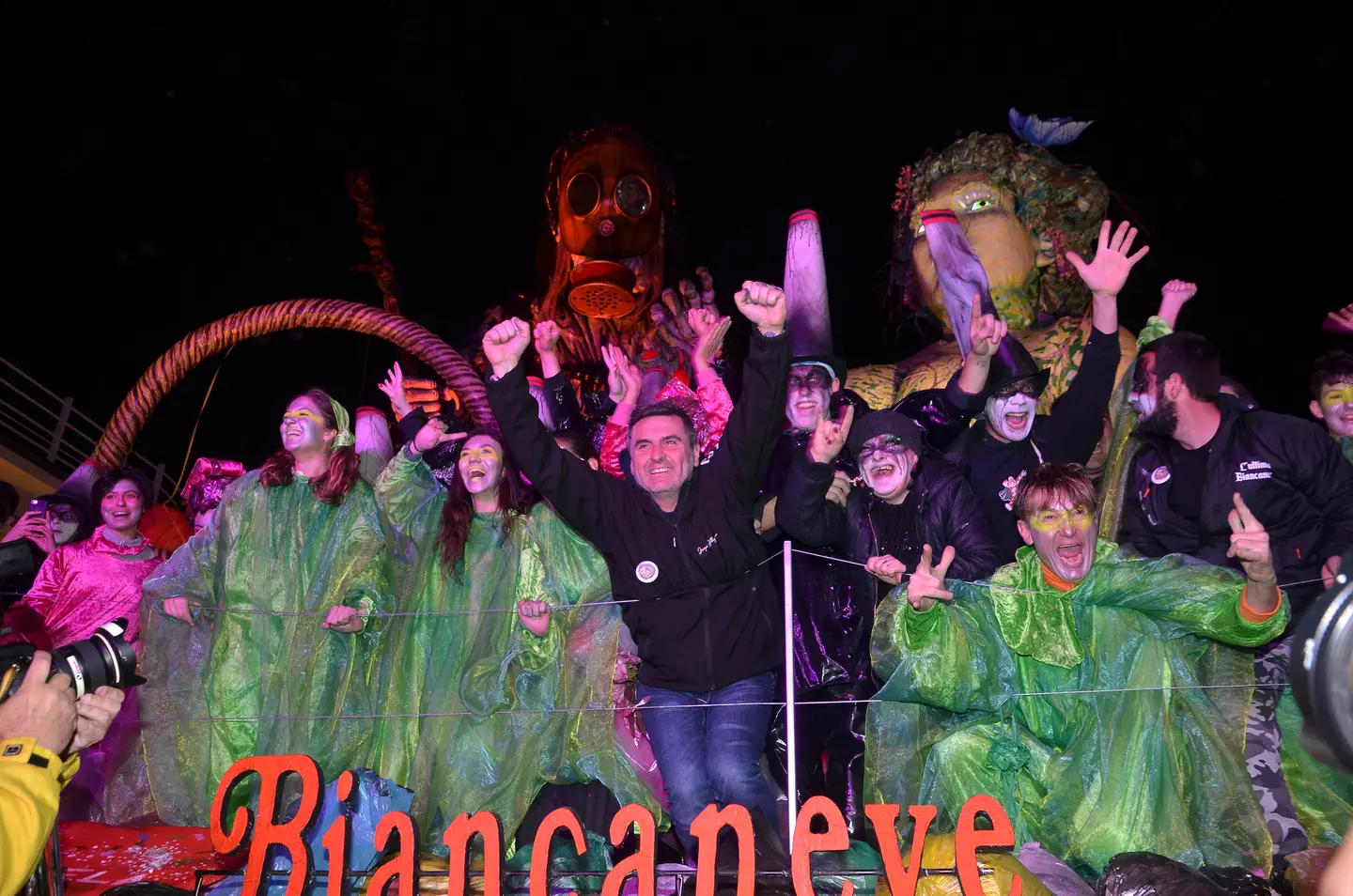 Carnevale di Viareggio, Biancaneve trionfa / FOTO