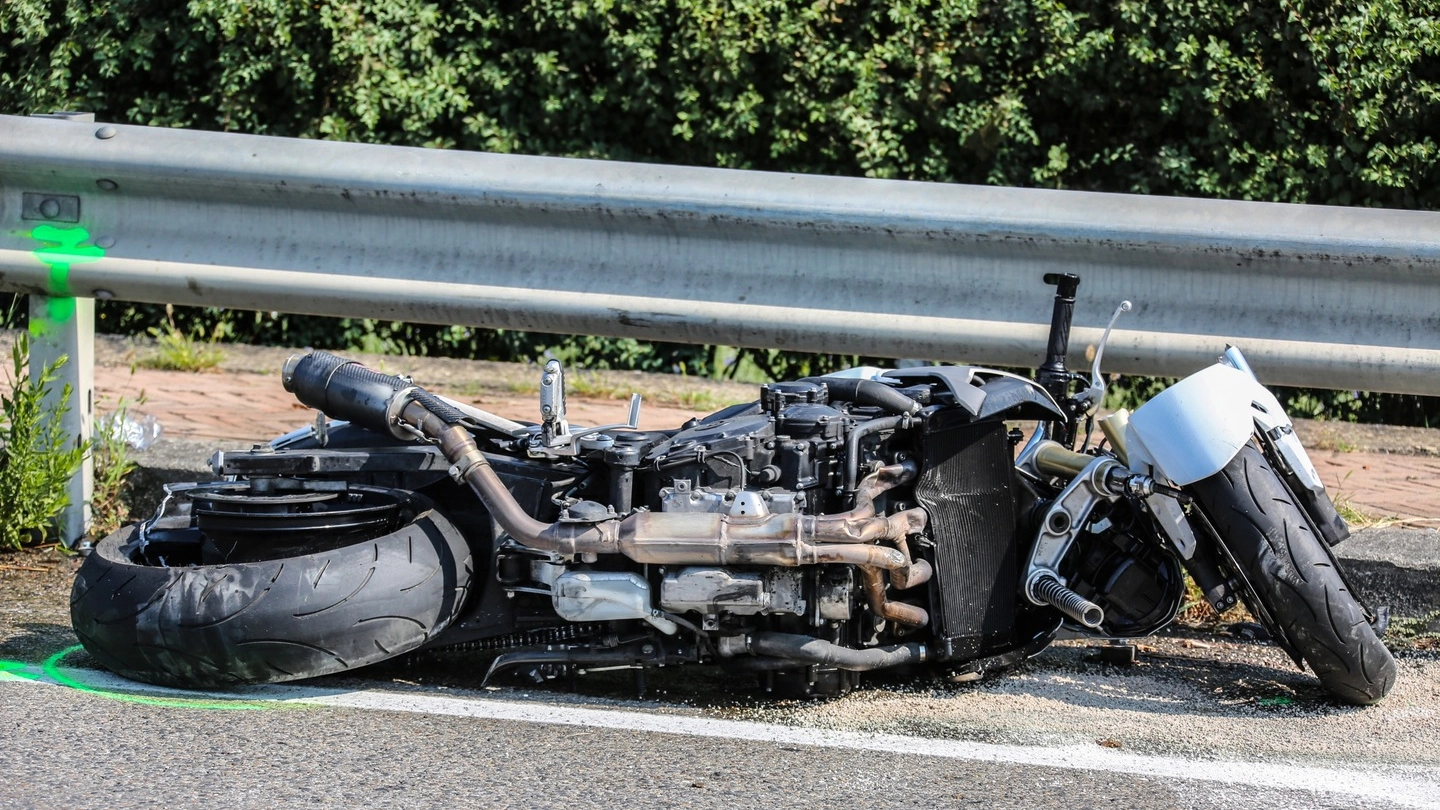 Tragico incidente a Campi Bisenzio: centauro pratese perde la vita (Germogli)