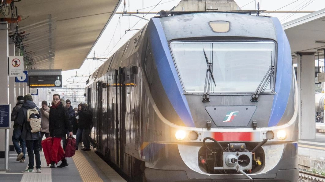 Ferrovia Faentina, un altro stop . Vandali assaltano la sala di controllo