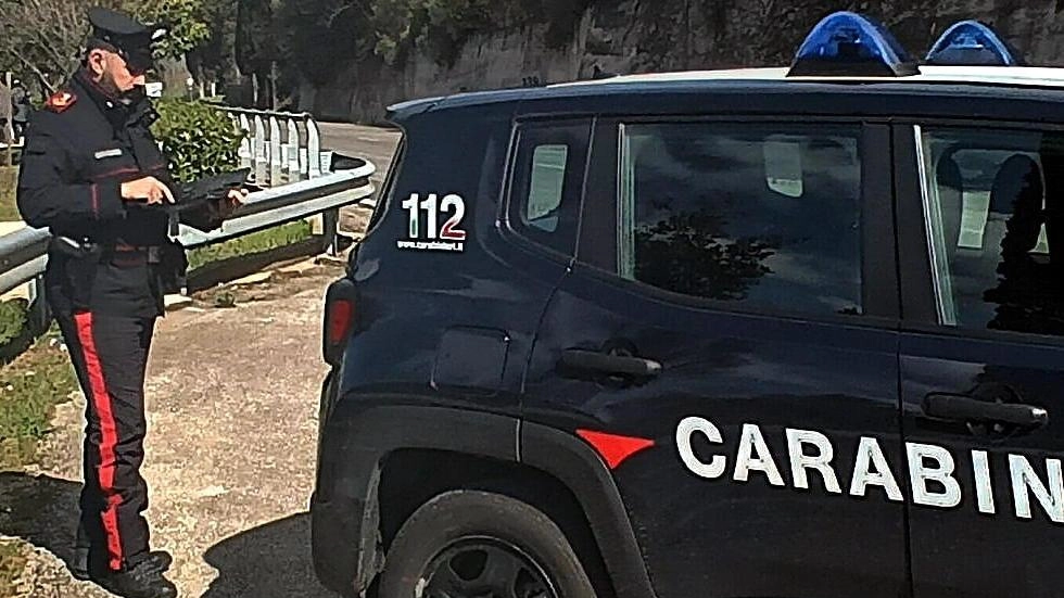 Terrore nel condominio. È agli arresti domiciliari e minaccia il vicino di casa