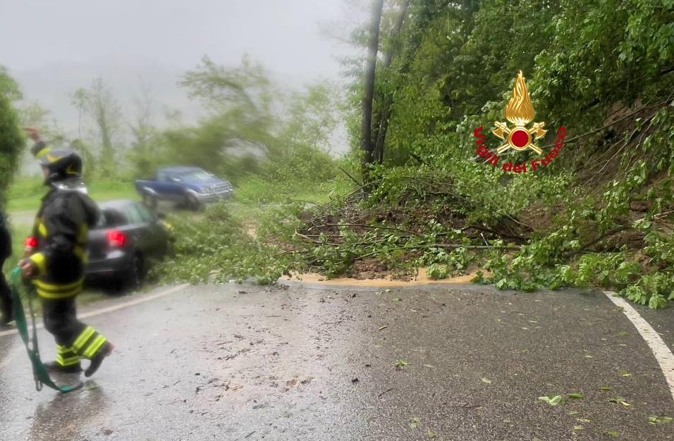 Maltempo, Treni Rallentati O Cancellati Tra Firenze E Bologna. Sette ...