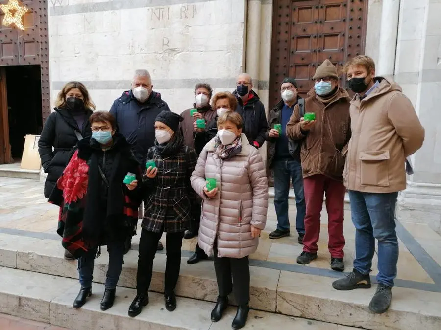 Solidarietà ai migranti, lanterne verdi anche nelle case di Pisa