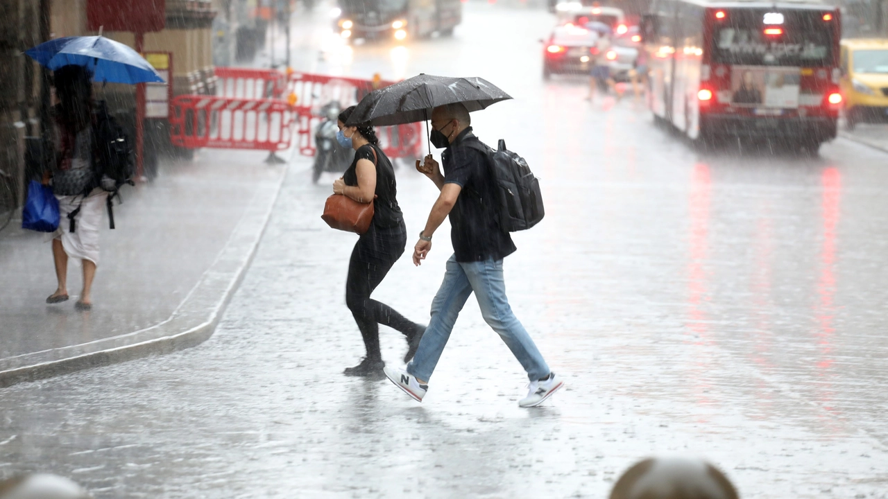 Allerta meteo arancioni per temporali: i sindaci prendono provvedimenti