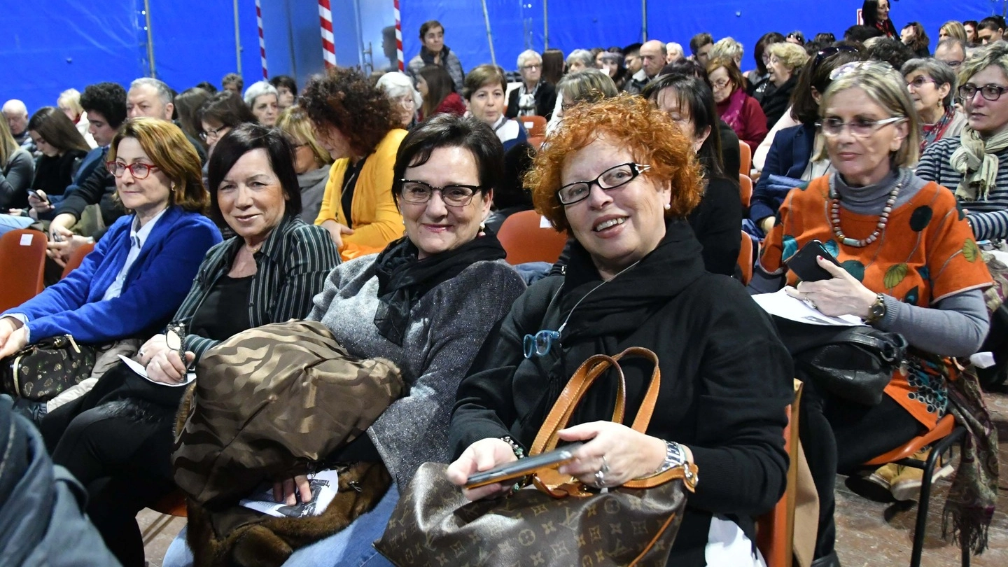 Il pubblico del Teatro Tenda durante uno spettacolo