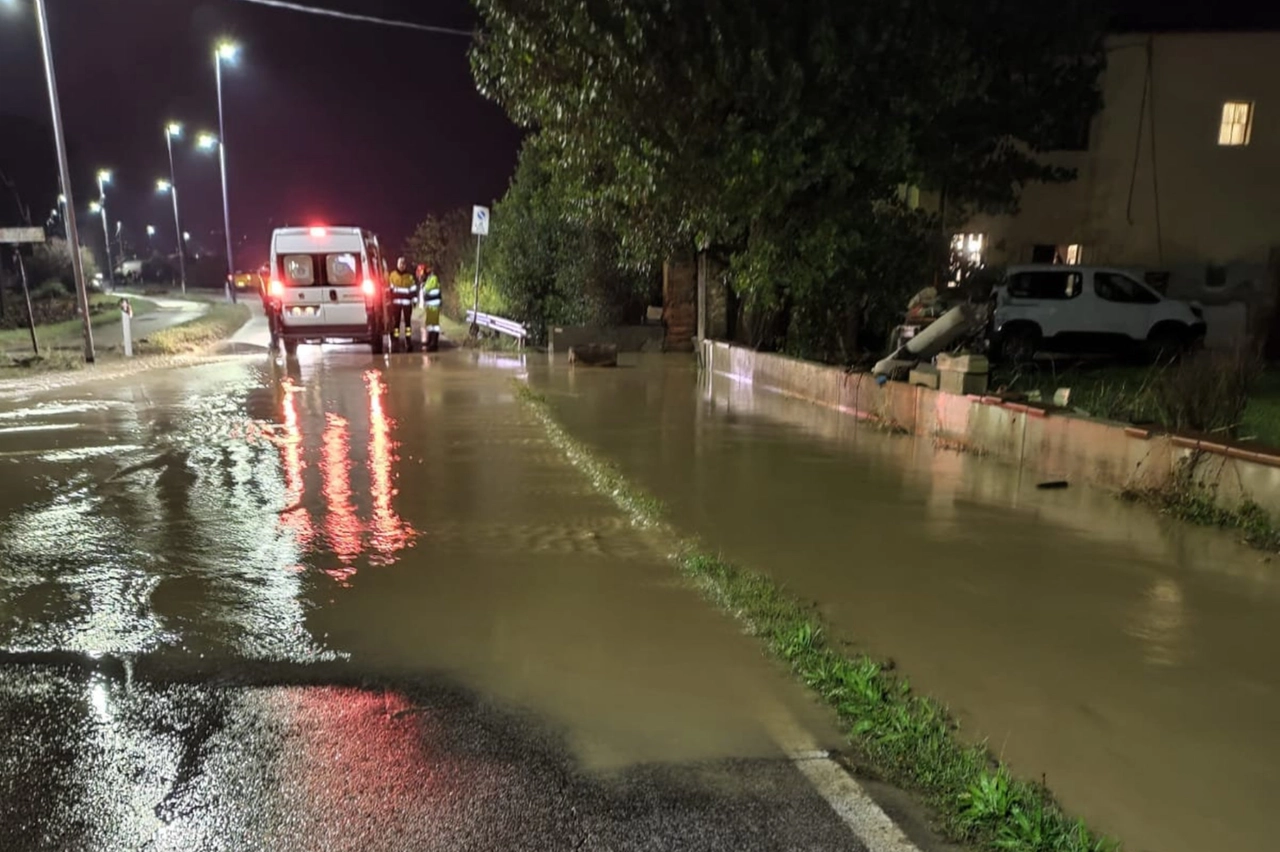 Gli allagamenti a Sant'Ippolito di venerdì sera (foto Attalmi)