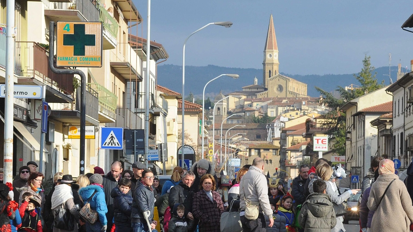 Vogliamo marciapiedi nuovi e la rotatoria . Cosa chiede via