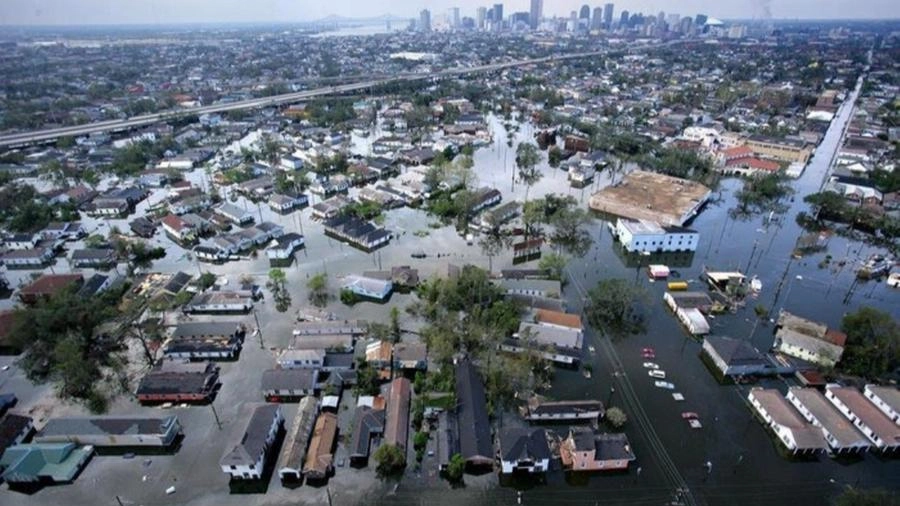 New Orleans devastata dall'uragano Katrina