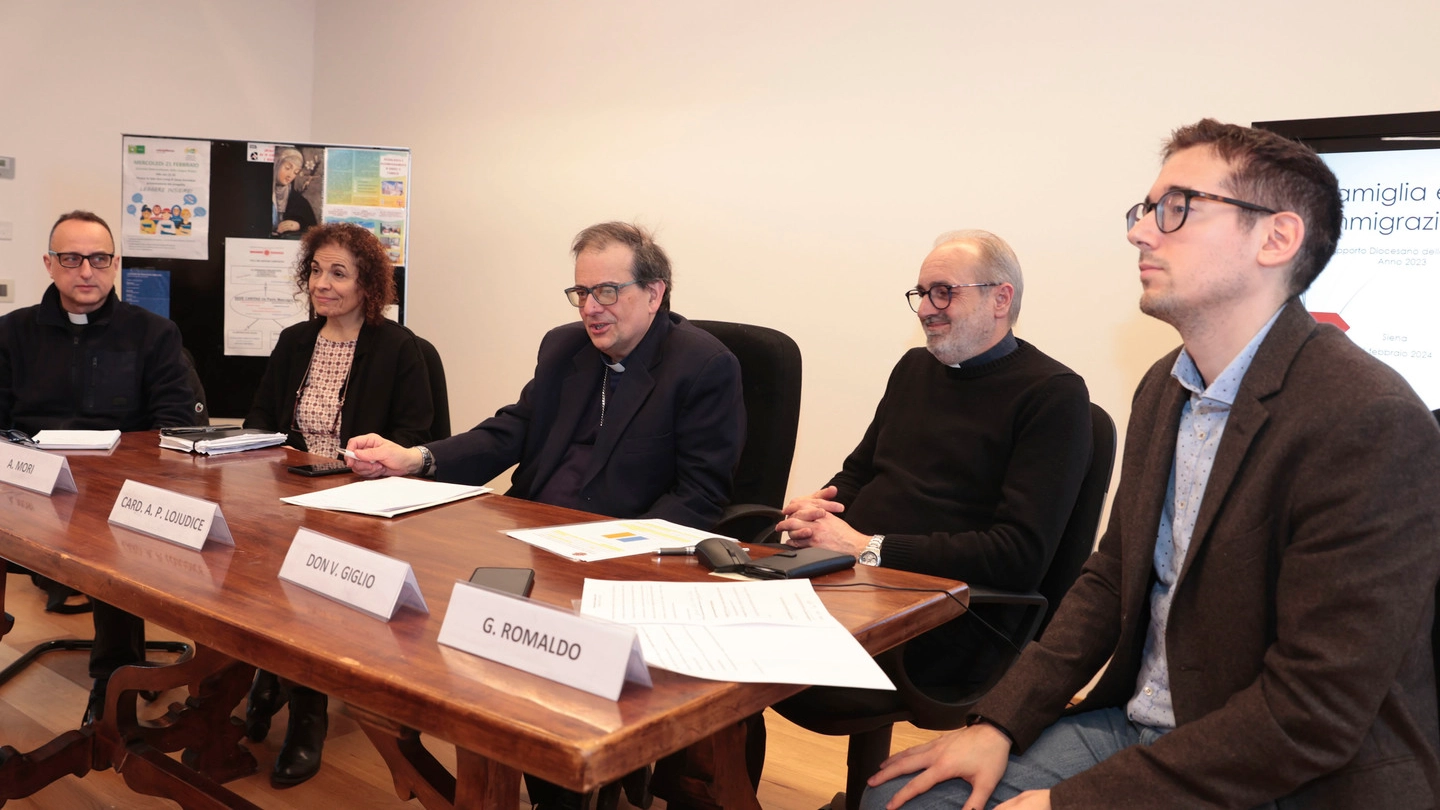 La presentazione del rapporto della Caritas diocesana, con il cardinale Augusto Paolo Lojudice al centro