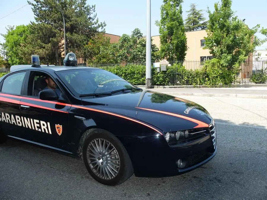 Arezzo, sequestrato stabilimento illecito per la produzione di cippato in cava dismessa