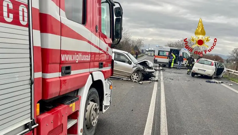 Grave incidente: frontale fra auto, interviene l'elisoccorso