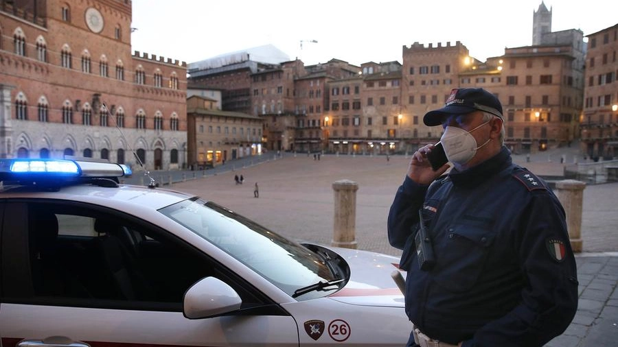 Polizia Municipale in piazza del Campo