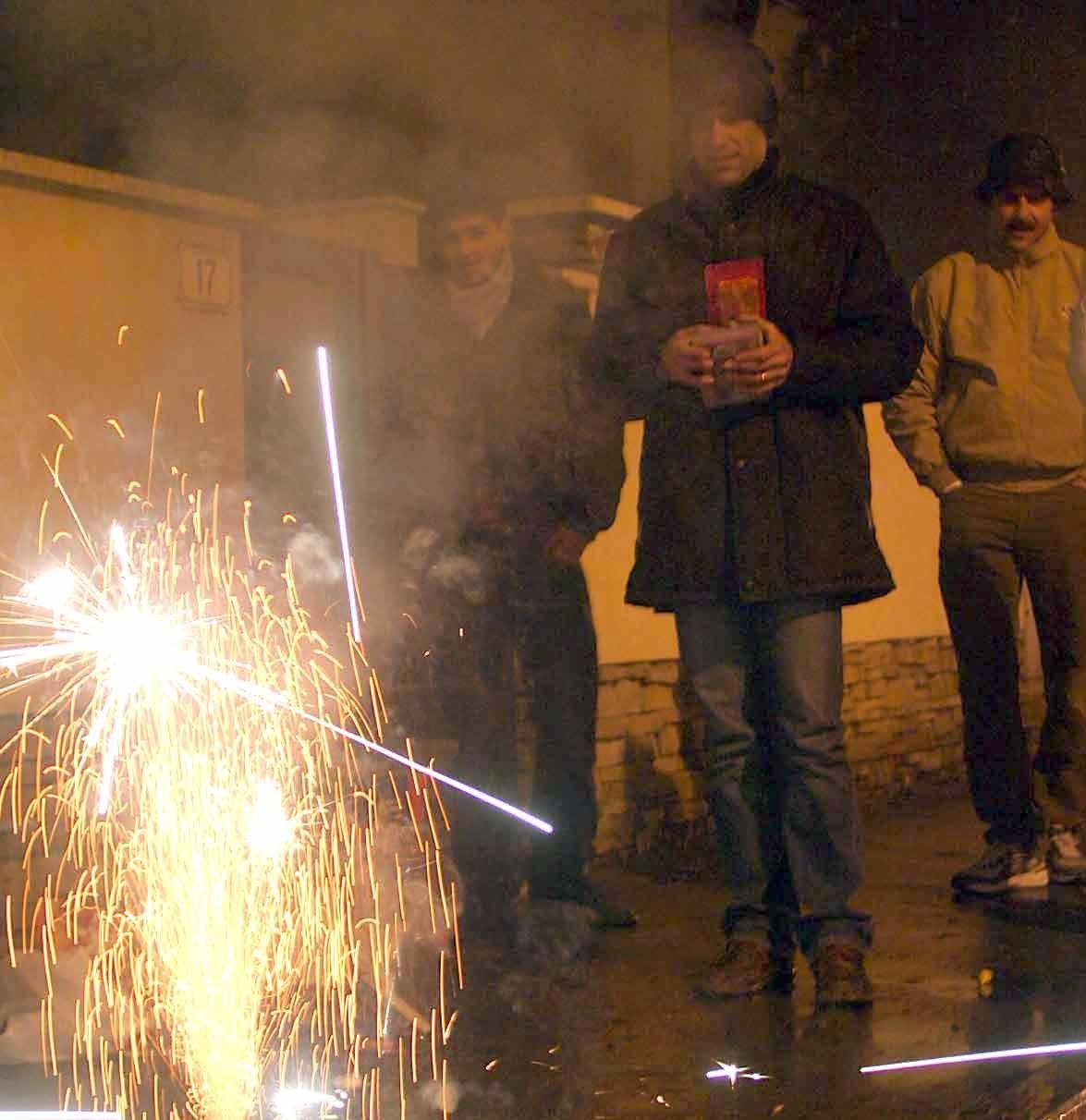 Incidente con i fuochi d'artificio: diversi feriti