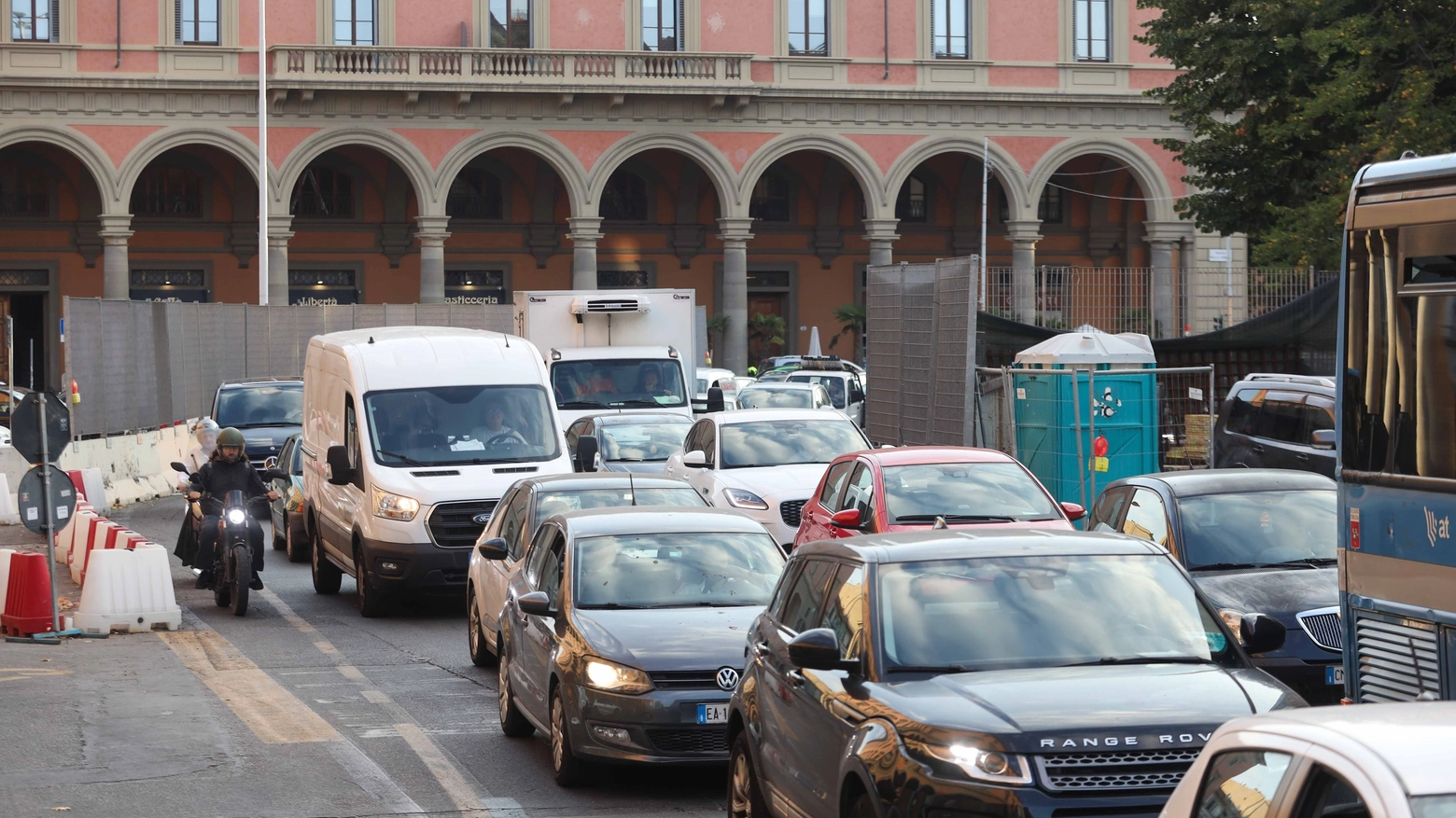 Traffico a Firenze (foto New Press Photo)