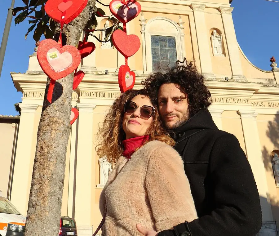 San Valentino, la promessa d’amore di 60 coppie di fidanzati