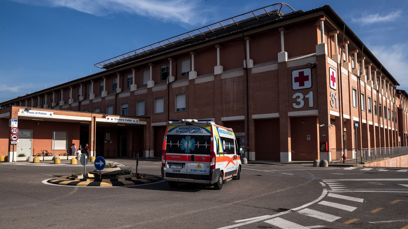 Pisa, l'esterno dell'ospedale di Cisanello