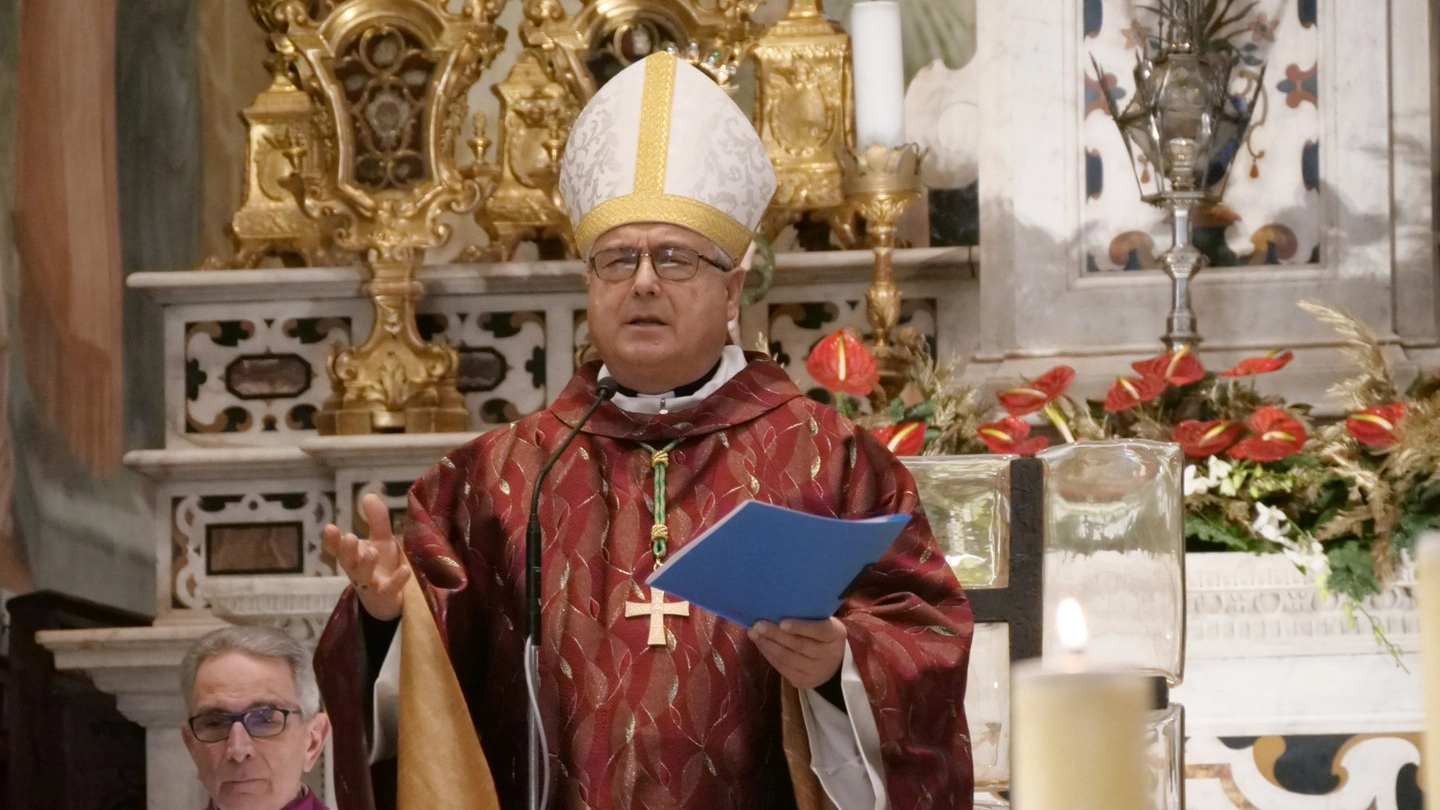 Il vescovo Giovanni Nerbini (foto Gianni Attalmi)