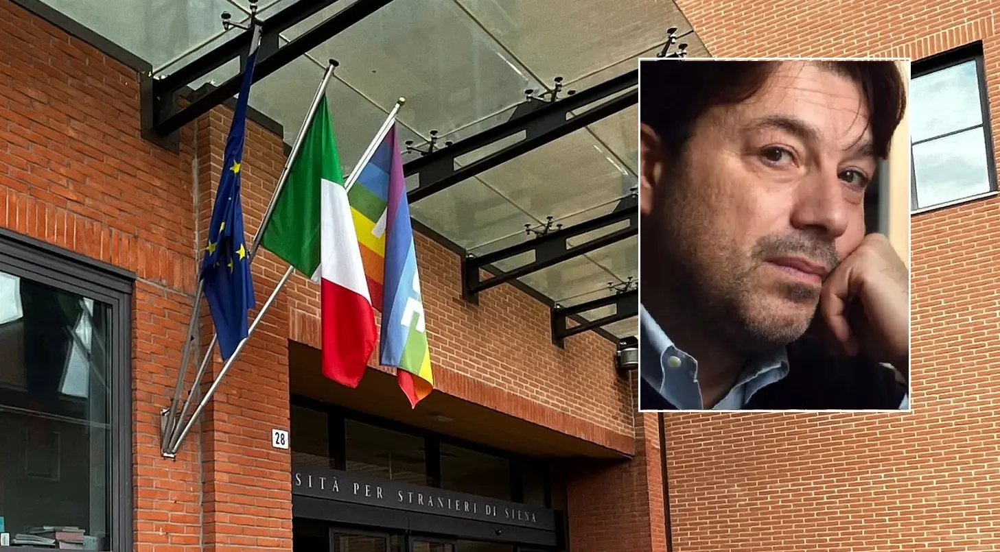 Siena, il rettore Tomaso Montanari: «Nella mia università niente bandiere a  mezz'asta per Berlusconi»