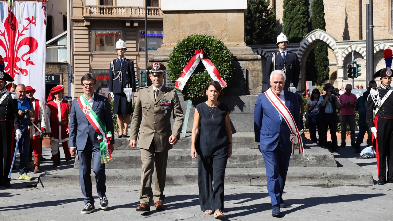 Firenze, le celebrazioni per la liberazione della città dai nazisti. Da sinistra Nardella, Vannacci, Ferrandino, Giani