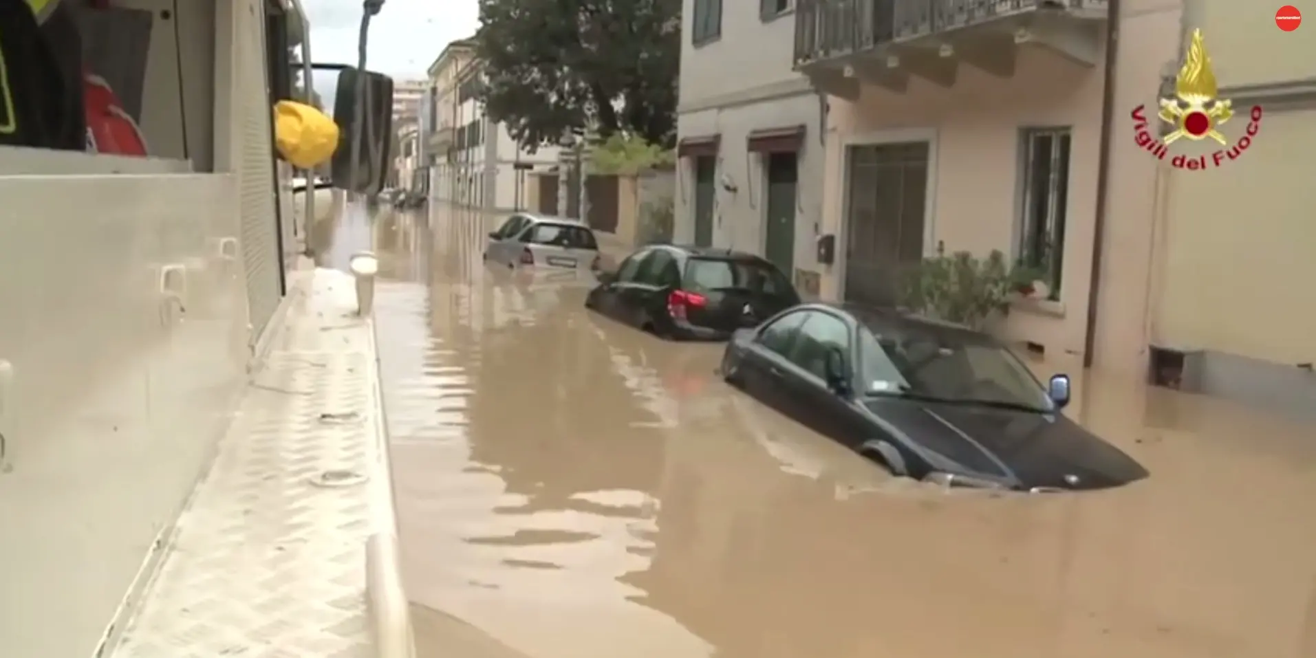 Alluvione di Carrara, da Gucci 7mila euro per le scuole danneggiate