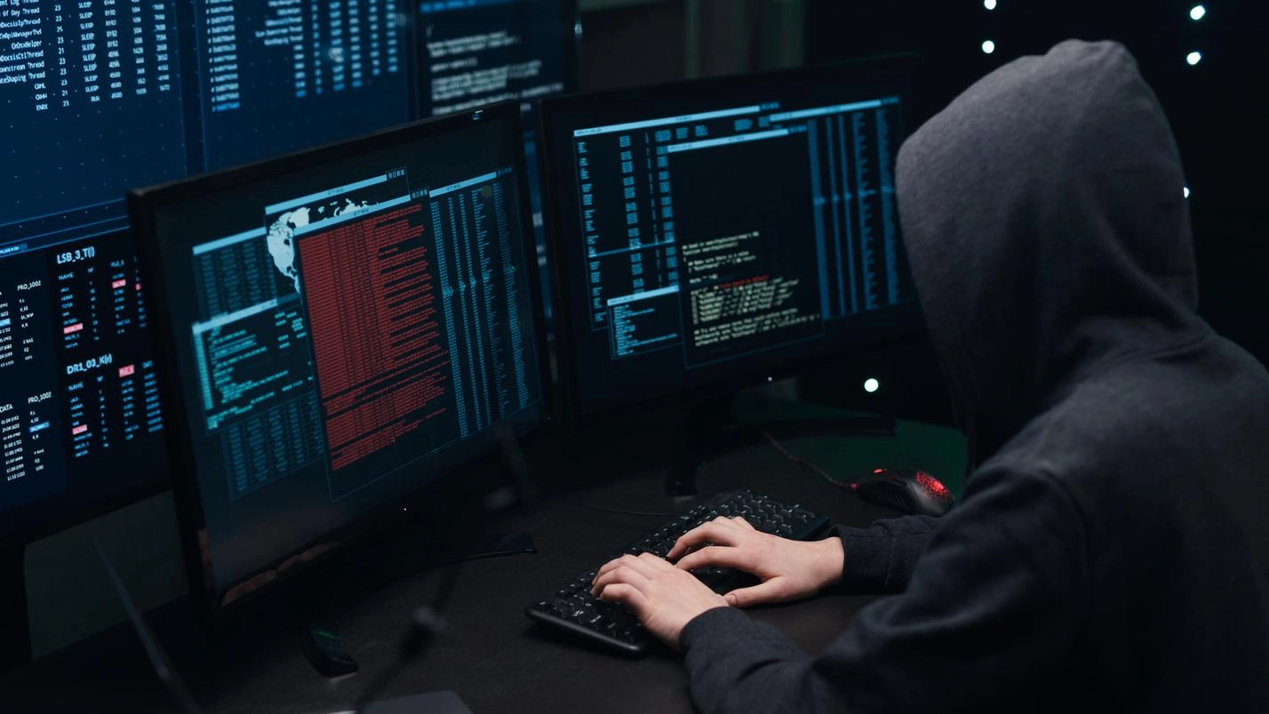 Incursione hacker alla Westpole. Ko i servizi on line del Comune: "Bloccati ma in ricca compagnia"