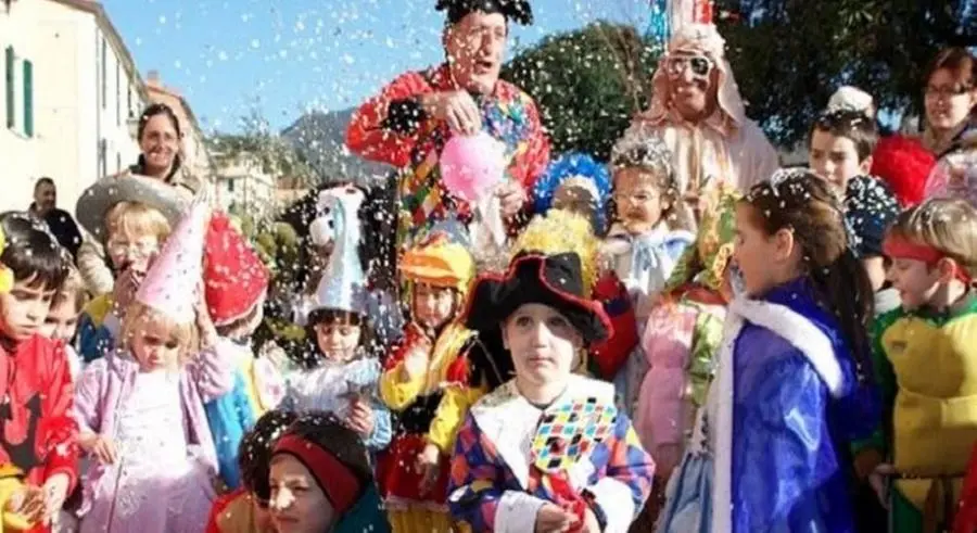 Domenica di Carnevale, tra maschere e concorsi