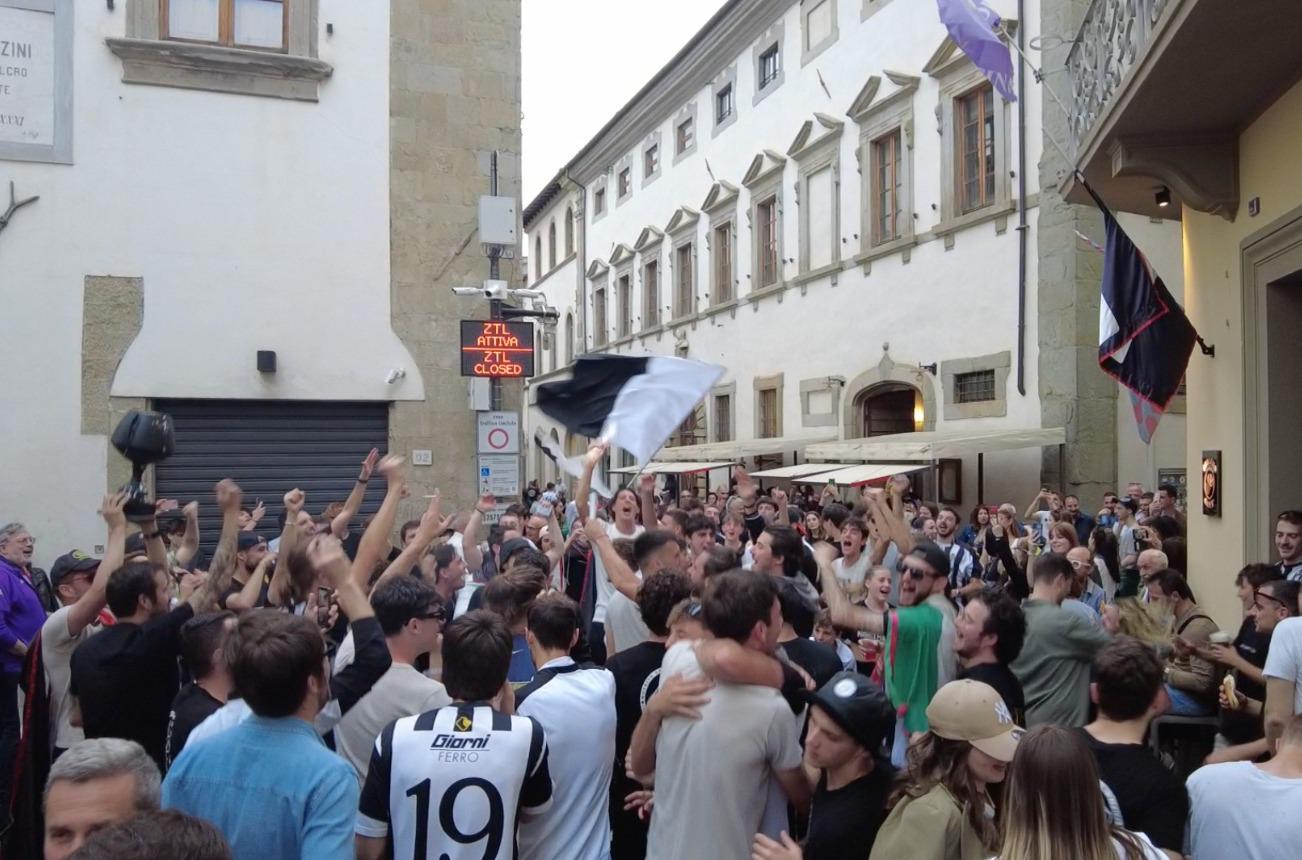 Serie D, Scoppia La Festa Delirio Per La Squadra Tutti Fuori Nelle ...