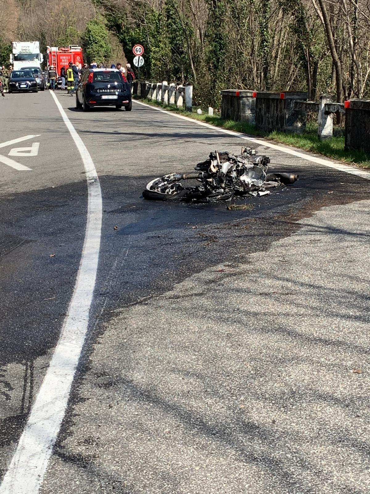 Incidente Sulla Porrettana: Moto Prende Fuoco, Coinvolta Giovane Coppia ...