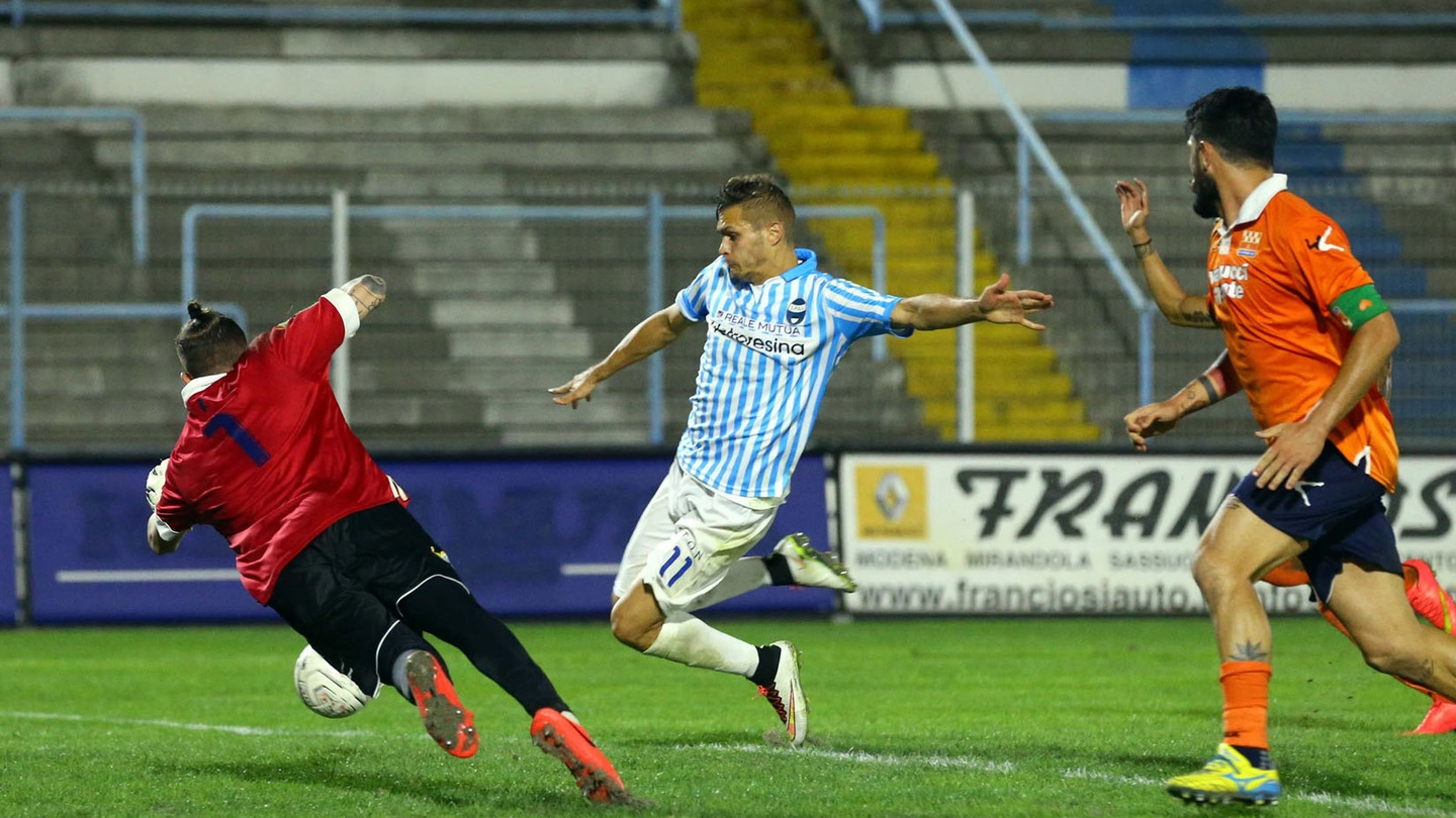 Un momento della partita Spal-Pistoiese 